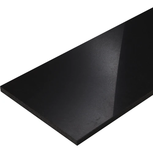 G684 stopnica crystal Black 150x33x2 polerowana.png