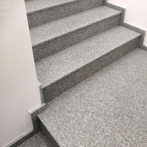 Stopień granitowy G603 New Bianco  szlifowany 150x33x2 cm